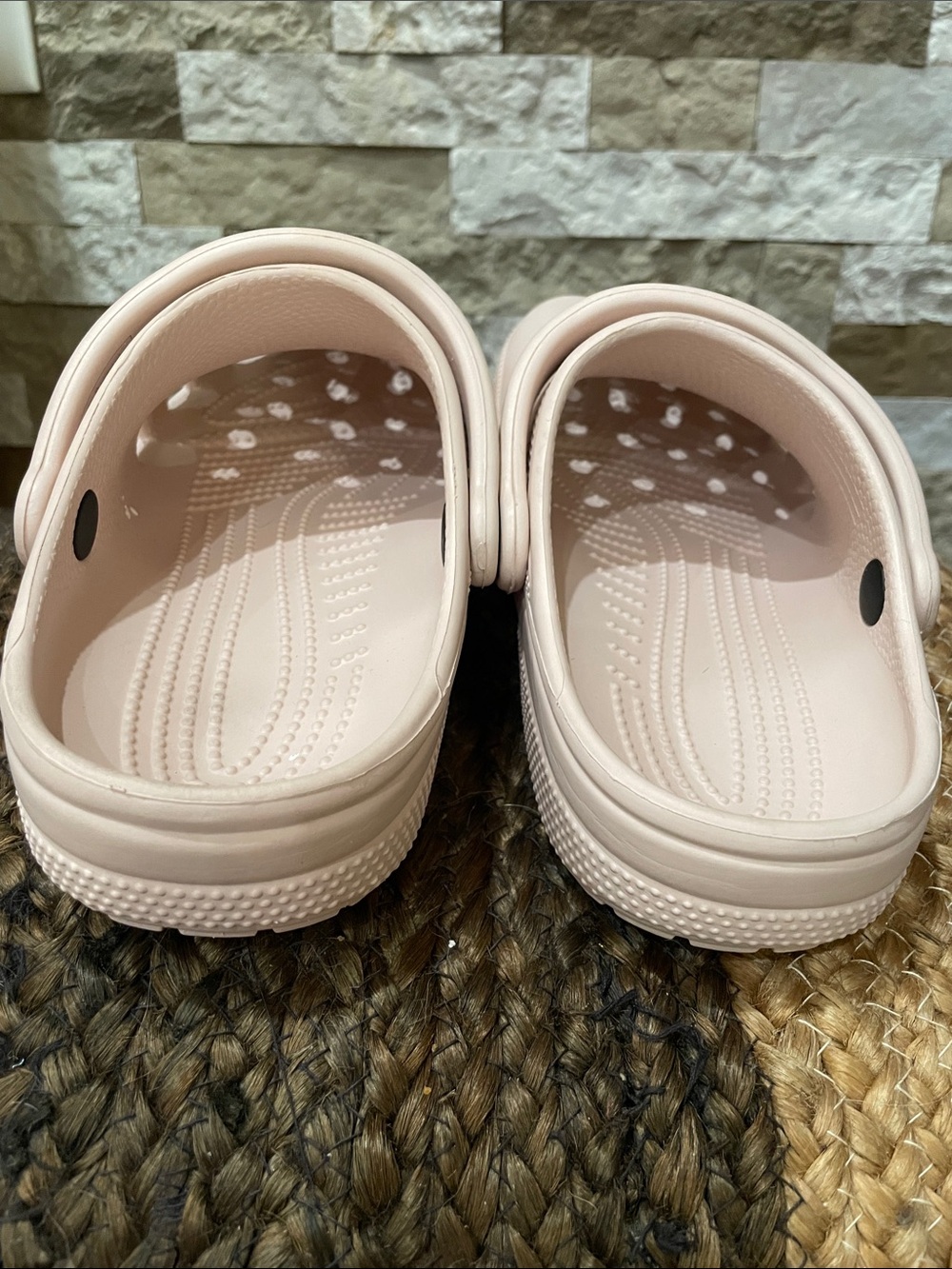 CROCS Classic Clog in Pale Pink Sz 7 - Picture 4 of 9